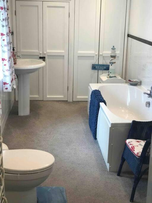 Lilly'S Cottage, Filey, Sleeps 8 Экстерьер фото
