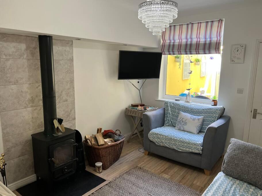 Lilly'S Cottage, Filey, Sleeps 8 Экстерьер фото